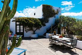 Casas rurales y apartamentos situados en apacibles pueblos en el noreste de lanzarote. Rural House Lanzarote Caserio De Mozaga