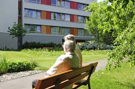 Das haus wird mit vorgestellt und die angebotenen leistungen und kosten genannt. Senioren Wohnpark Dresden In Dresden Auf Wohnen Im Alter De