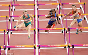 She originally specialised in the heptathlon, but eventually switched to high hurdles. Sally Pearson Wins World Championship 100m Hurdles Daily Mail Online