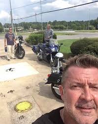 Does the Triumph Speed Twin overheat in hot environments?