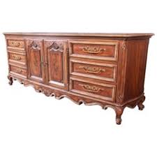 French provincial bedrooms are often recreated using contemporary furnishings with eye pleasing results. Drexel Heritage Bedroom Furniture 1stdibs