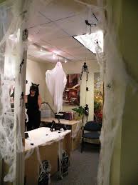 20 Amazing Office Halloween Decorations Ideas Decoration Love Office Halloween Decorations Cubicle Halloween Decorations Halloween Office