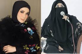 Tetap kuat dan sehat selalu, umi pipik #hypeidn. Often Wear Clothing Covered In All Black Umi Pipik Caught World Today News