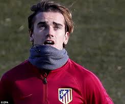 Born 21 march 1991) is a french professional footballer who plays as a forward for spanish club barcelona and the france national team. Antoine Griezmann Makes Brilliant Acrobatic Save To Deny Atletico Madrid Team Mate Saul Niguez In Training Daily Mail Online