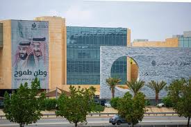 قال وزير الحج والعمرة السعودي، محمد صالح بنتن، إنه سيتم الاعتماد في مراحل العودة التدريجية للعمرة والزيارة على الحلول التقنية. Ø®Ù„Ø§Ù„ Ù„Ù‚Ø§Ø¡ Ù†Ø¸Ù…ØªÙ‡ ØºØ±ÙØ© Ù…ÙƒØ© ÙˆØ²Ø§Ø±Ø© Ø§Ù„Ø­Ø¬ ÙˆØ§Ù„Ø¹Ù…Ø±Ø© ØªÙ‚Ø¯Ù… ØªØ¹Ø±ÙŠÙØ§ Ø¨Ø£Ù†Ø¸Ù…Ø© Ø§Ù„Ø¹Ù…Ø±Ø© Ø§Ù„Ø§Ø³ØªØ«Ù†Ø§Ø¦ÙŠØ© ØµØ­ÙŠÙØ© Ù…ÙƒØ©
