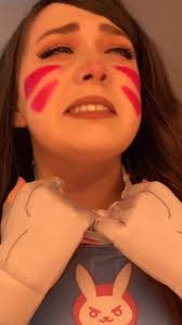 Sexy Overwatch Cosplay Problems: Too Tight! #dvacosplay #overwatch