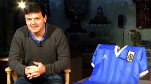 Color blanco y azul francia. Pesadilla Del Dueno De La Camiseta Que Uso Maradona Ante Inglaterra En El 86 Mdpya Voces De Una Ciudad Cambiante
