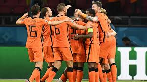 Por su parte, países bajos recibirá en el estadio johan cruyff arena de amsterdam a ucrania por el grupo c. V Rrrheutzur8m