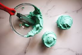 It can have a great multitude of shades depending. How To Make Turquoise Food Coloring Ehow Com Food Coloring Turquoise Cake What Colors Make Turquoise
