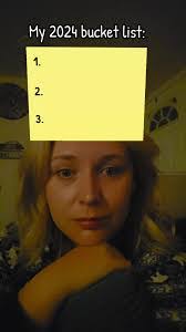 Jaclyn Hampton's Instagram, Twitter & Facebook