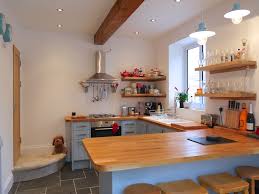 Rustic farmhouse kitchen decoration ideas 06 affordable. Decorating A Travel Themed Kitchen