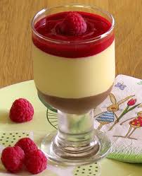Eierlikor Dessert In Drei Schichten Nachtisch Mit Eierlikor Rezept Einfacher Nachtisch Dessert Geschichteter Nachtisch