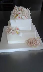 Torta A Due Piani Quadrata Con Rose Torte Torte Quadrate Torta Nuziale