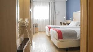 41° 57' 58 north, 2° 46' 55 east region: Holiday Inn Express Barcelona City 22 An Ihg Hotel Hotel Website