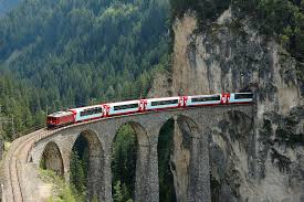 Resultado de imagem para viagens de trem Glacier Express (Suíça)