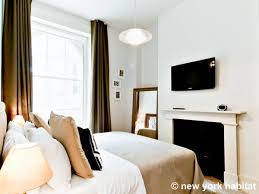 Looking for 2 bedroom 2 bathroom apartments in new york offer flexibility, privacy, and an ideal layout for roommates. Tucked Neatly Into The Heart Of London This Vacation Rental Is A Dream To Sink Into After A Long Day Http London Apartment London Accommodation Apartment