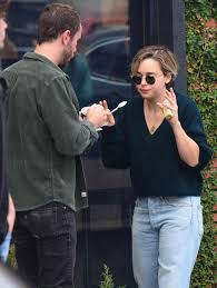 Who is emilia clarke's boyfriend? Game Of Thrones Star Emilia Clarke Snogs New Boyfriend Charlie Mcdowell In The Street As They Re Pictured Together For The First Time