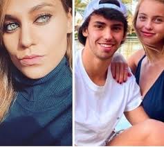 Top facts about margarida corceiro, joao felix's stunning girlfriend that you might want to know. Medica Seduzida Por Joao Felix Nao Compreende Margarida Corceiro Quem E Que Perdoa Uma Coisa Destas Nacional Flash