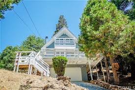 397 Wald Ct Crestline Ca 92325 Lake Arrowhead House Styles Home
