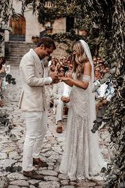 Historic ravenscliffe castle is for sale in hamilton, ontario, canada with robert cekan of ambitious realty. 360 Burg Castle Wedding Ideen Mittelalterhochzeit Hochzeit Hochzeitsburg