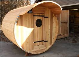 The circular design ensures that there is even distribution of height rather than the heat settling on the top. Giant Cedar Barrel Sauna Sells For More Than 6 000 Dollars Woodworking Network