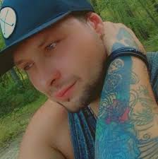 Michelle Delgado can you help him ? He obviously did didn't see my  commercial. 🫠