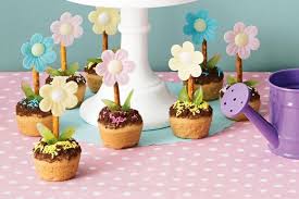 Flower Pot Cupcakes Flower Pot Cake Flower Pots Horse Cupcake