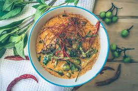 Rotes Thai Curry Mit Hahnchen Rezept Reisehappen Thai Essen Thai Curry Mit Hahnchen Thailandisches Essen