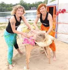 Sommerwiesenweg 8, 12557 berlin, németország cím. Lomi Lomi Massage In Berlin Vierhandig Vierhandige Lomi Lomi Massage In Berlin