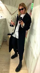 Black And White Costume Ideas Rosie Huntington Whiteley Black And White Outfit Make Skinny Jeans Rosie Huntington Whiteley Style Skinny Jeans Outfit