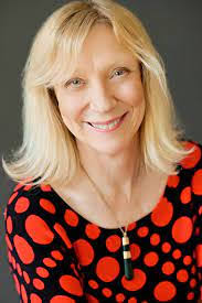 Mandy Hager's Instagram, Twitter & Facebook