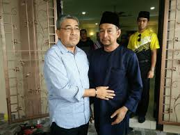 Sözleşmeye göre menteri besar, kedah eyaleti yasama meclisi. Bashah Ziarah Keluarga Exco Kedah