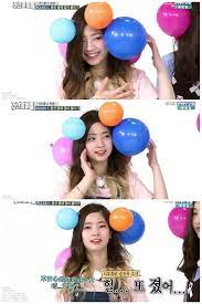 Dahyun Twice On Weekly Idol Balloon Kpop Funny Moment Weekly Idol Funny Moments Kpop