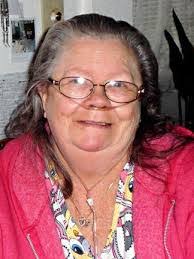 Dixie Andrews's Instagram, Twitter & Facebook