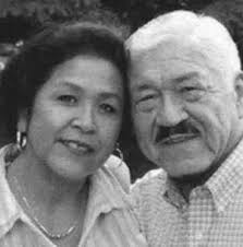 She Looks For News”