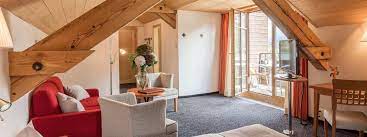 Hotel schweizer haus is located at christophorusstrasse 23, 4.5 miles from the center of bielefeld. Schweizerhaus Maloja Startseite