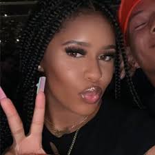 Serena VanDerWoodson (@curley_rachel)