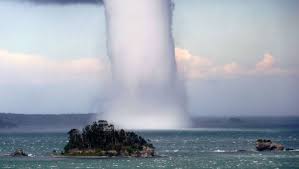 Adalah tanda bahwa akan ada kemajuan dalam kerja atau perubahan hidup. Mengenal Waterspout Angin Puting Beliung Yang Sering Muncul Di Laut