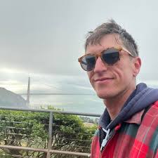 Straight men who can engage in girl talk without changing the dynamic or  vibe have a special, superior kind of emotional intelligence.