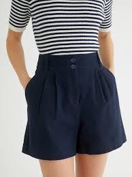 Allein ihr name lässt uns sofort an sommer, sonne, strand und meer denken. Damen Shorts Bermuda Shorts Damen Und Chinoshorts Cyrillus