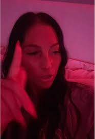 Olivia Elwell (@livelwell)