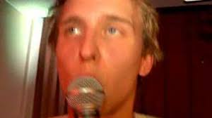 Malcolm Lincoln kirjutas alla artistilepingu Universaliga