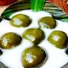 Dalam sejarahnya, kue wafel dan wafer (biskuit) memiliki akar etimologis yang sama. 1