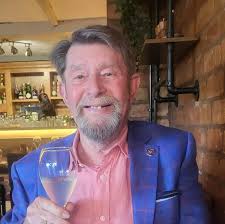 Spotted this morning in Carshalton. DI ind's Dino's ዮ келиси ー茶!