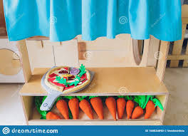 Cualquiera que sea el caso puedes cocinar cualquier comida que te guste jugando a juegos de cocinar en y8.com. Conjunto De Platos Para Ninos Juguetes Para Ninos Juego De Cocina Infantil Utensilios De Cocina Foto De Archivo Imagen De Infantil Juguetes 168834690