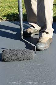 It provides a mildew resistant paint finish that resists cracking and peeling, as well as withstands scuffing and fading. Tips For Painting A Textured Concrete Patio