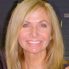 Yvette LaMar (@cloudyvette)