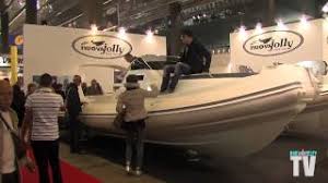 Two companionways around the deckhouse lead to the fore sunpad and to the anchor. Prince 24 Cabin Nuova Jolly Marine S R L