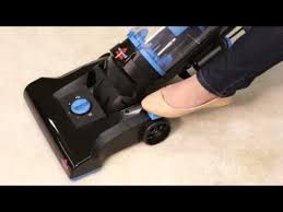 Bissell Powerforce Helix Vacuum Cleaner Bsl2111e How To Use Poweforce Helix Bagless Vacuum Bissell Youtube