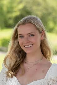 Victoria Pinter's Instagram, Twitter & Facebook